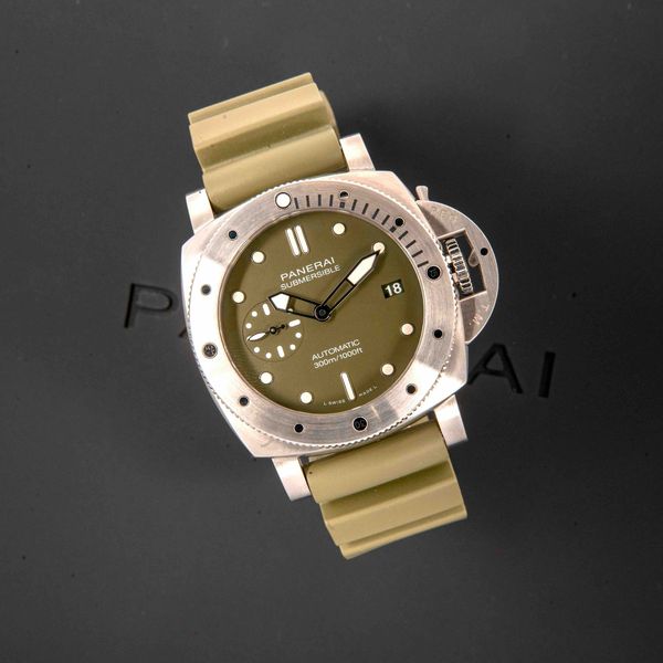 Panerai Submersible PAM01055